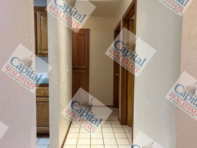Building Photo - Beautiful 3 Bedroom W/ Move In Special