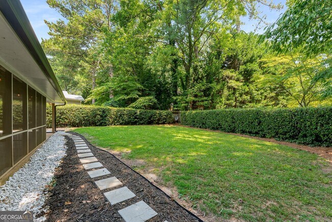 Building Photo - 2532 Circlewood Rd NE