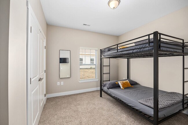 Building Photo - 5840 Fox Grape Ave