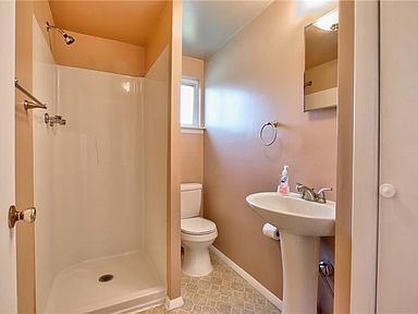 Bathroom1 - 1704 State Ave
