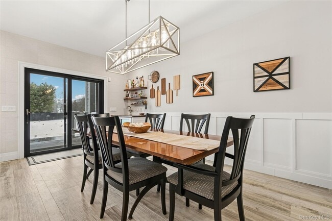 Building Photo - 55 S Phillips Ave