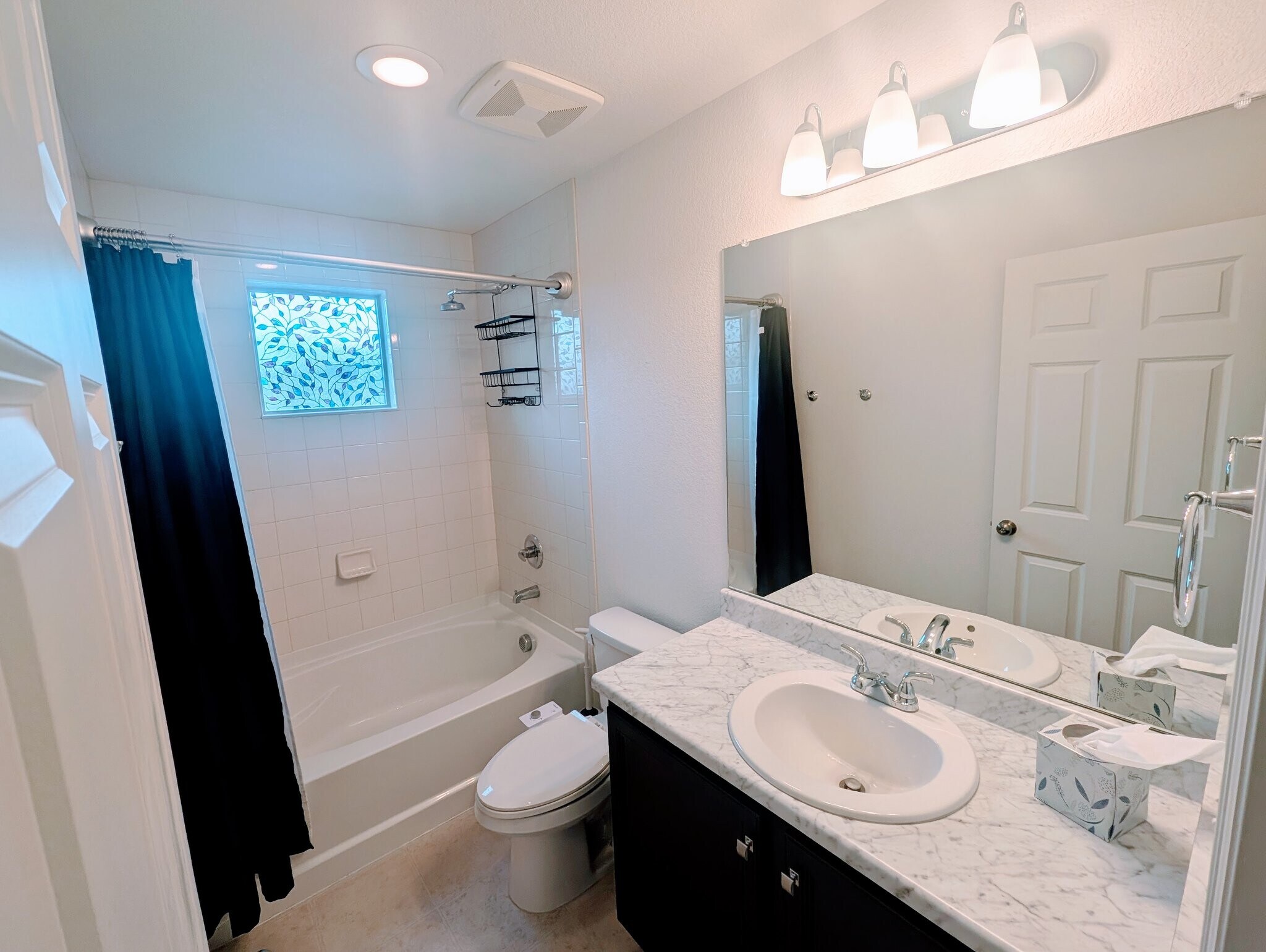 Building Photo - 5325 Ventura St