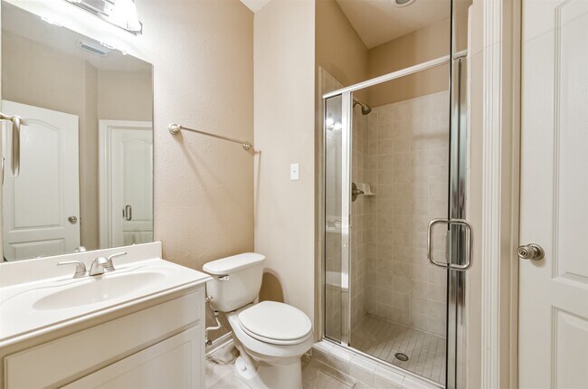 Building Photo - 21315 Pennshore Ln