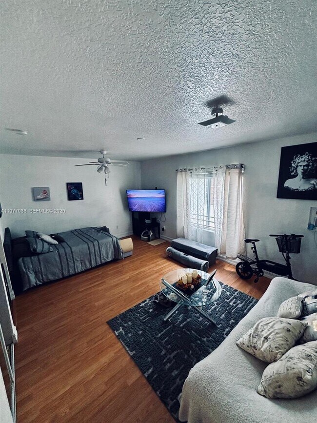 Building Photo - 820 Euclid Ave