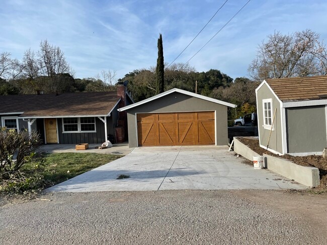 Primary Photo - 3757 Ardilla Rd