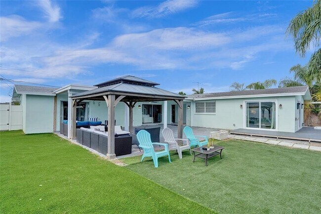 Building Photo - 1710 SW 6th Ave