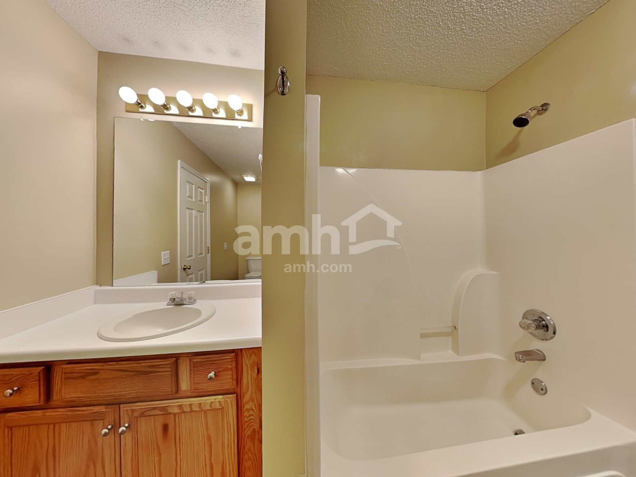 Building Photo - 2849 Elijah Dr