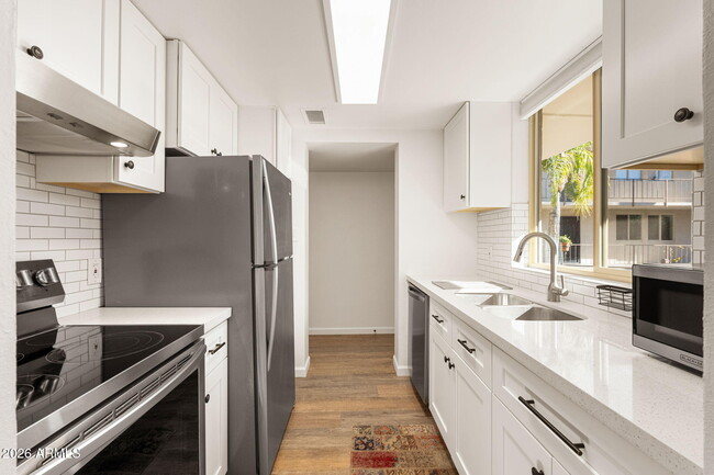 Building Photo - 4727 E Lafayette Blvd