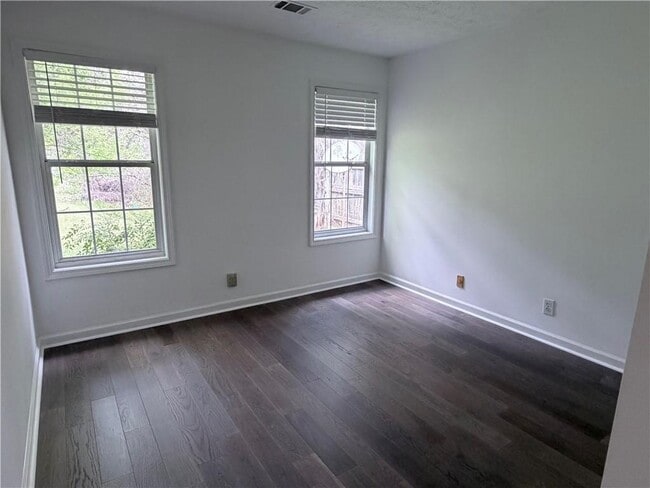 Building Photo - 678 Arbour Way