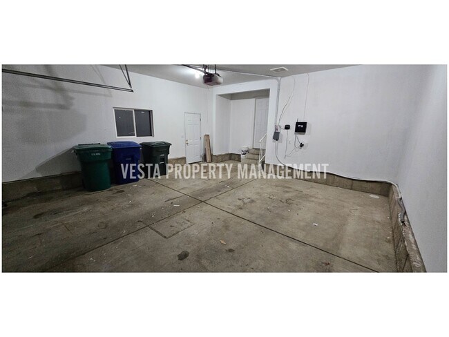 Building Photo - 981 Hudson St