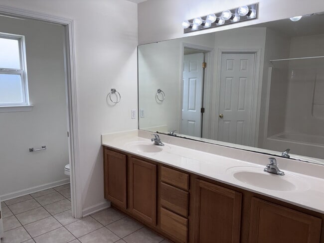 Building Photo - "Charming 3-Bedroom Home with 2 Full Baths on 7th Ave, Shalimar!"