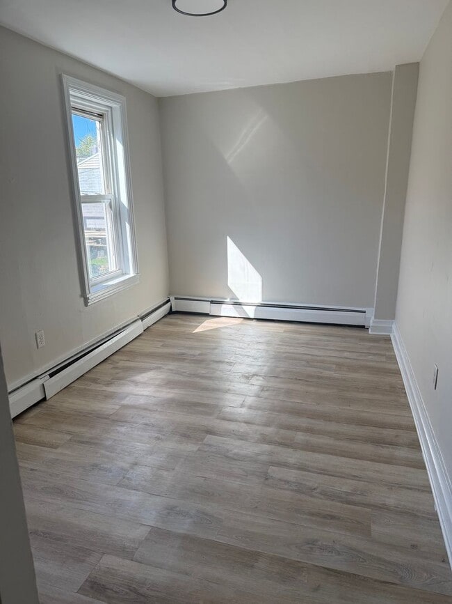 Building Photo - Spacious 3BR House in Columbia!