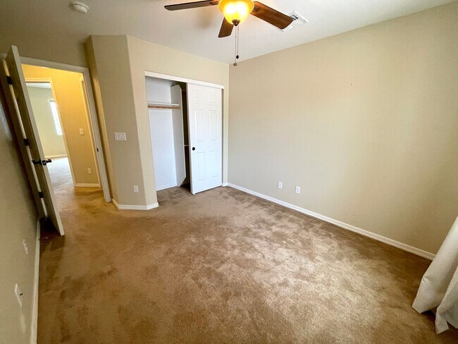Building Photo - Beautiful 3 Bedroom Home in Cul de Sac!