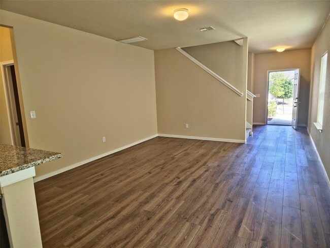Building Photo - 15201 Bullbrier Rd