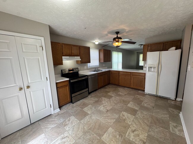 Building Photo - 7171 Mazarron Dr