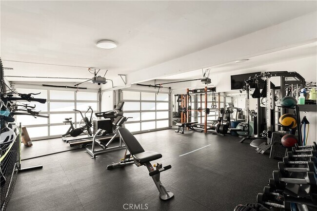 Building Photo - 3230 Tyrol Dr