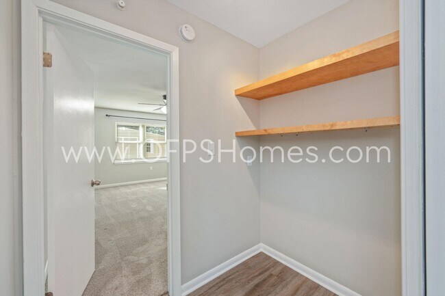 Building Photo - 606 Ironwood Dr