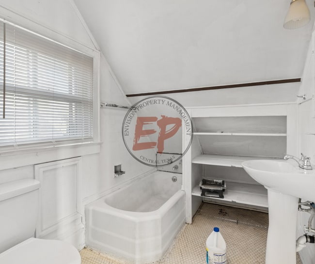 Building Photo - 516 N 31st St