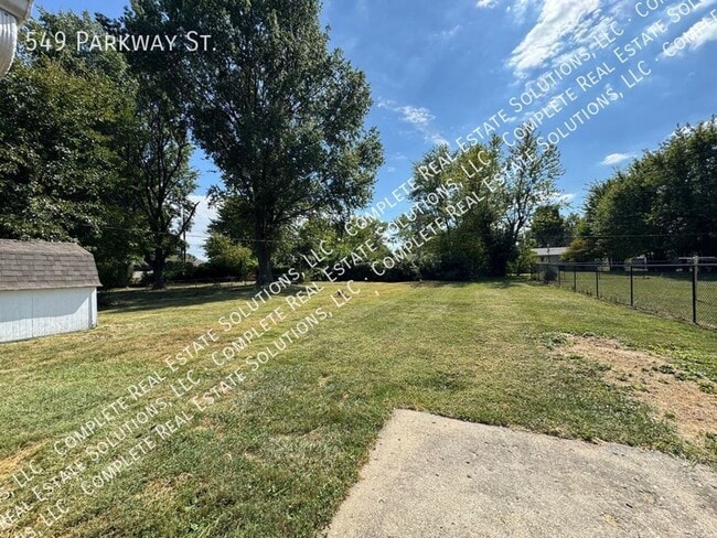 Building Photo - 549 Parkway St
