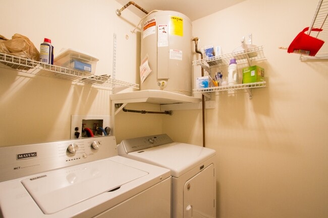 Building Photo - 120 Lexington Ct