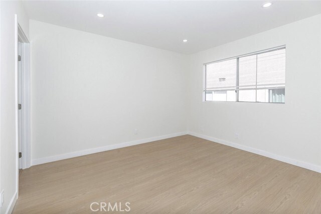 Building Photo - 620 S Lake St