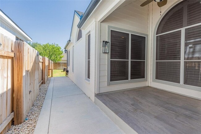 Building Photo - 1610 Shady Creek Trail