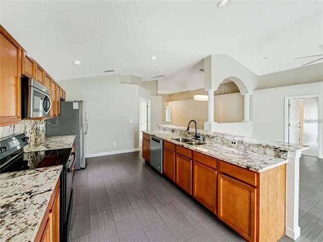 Building Photo - 4655 Doral Park Ave