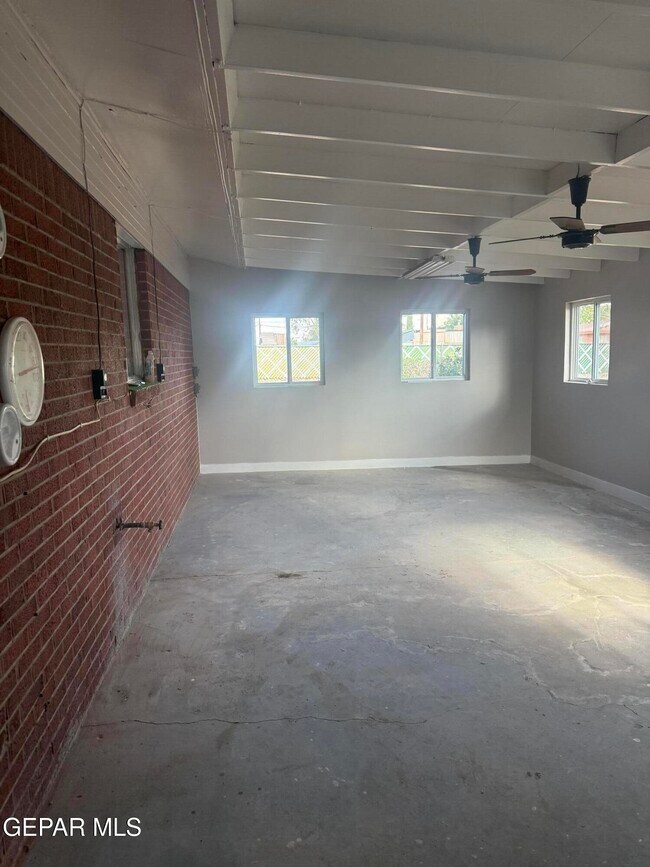 Building Photo - 5704 Sage Ct
