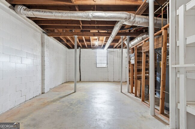 Building Photo - 1848 Winthrop Dr SE