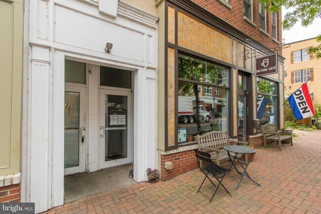 Building Photo - 134 Bridge St