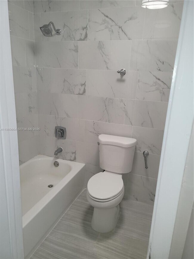 Building Photo - 14389 SW Kendale Lakes Cir