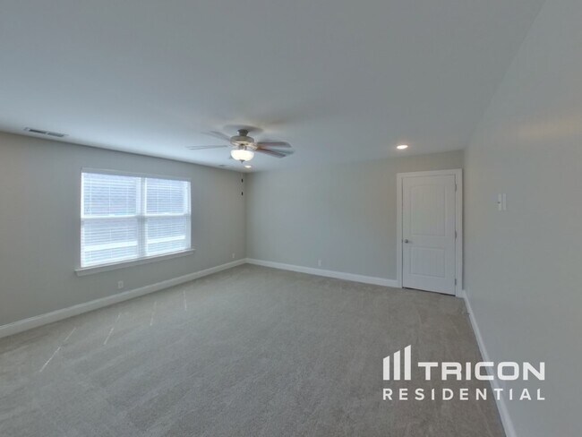 Building Photo - 607 Gallant Way