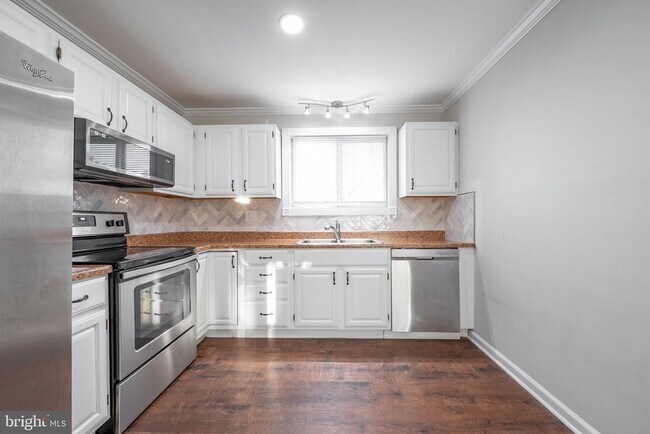 Building Photo - 11419 Greenberry Rd