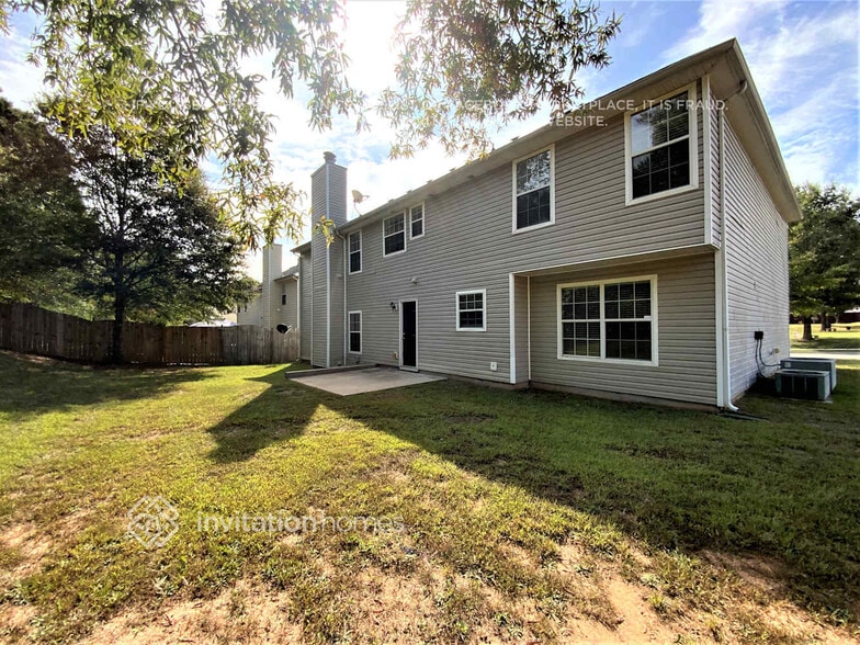 Building Photo - 261 Othello Dr