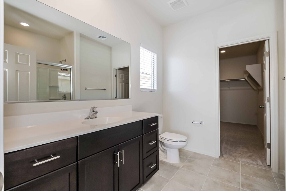 Building Photo - 836 W Calle Falerno