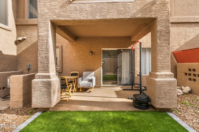 Building Photo - 12852 N Mountainside Dr