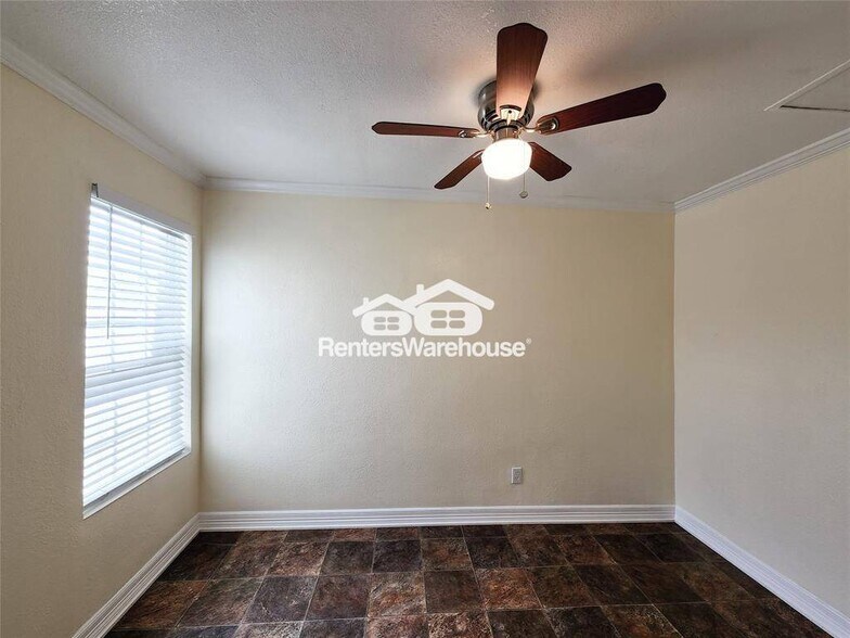 Building Photo - 1204 De Boll St