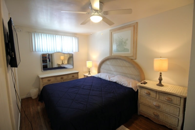 Building Photo - 728 Venice Ct