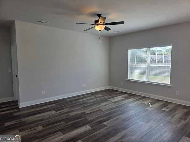 Building Photo - 123 Susan Dr