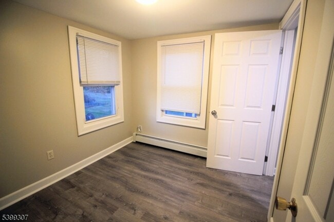 Building Photo - 31 Stewart Pl