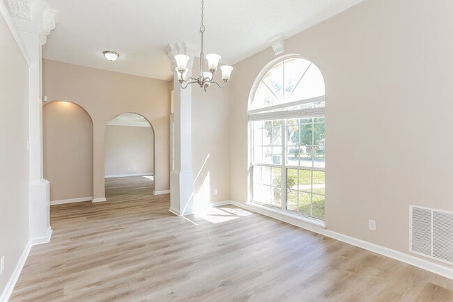 Building Photo - 11321 Hartland Rd