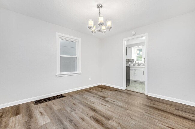 Building Photo - Stunning 2 bedroom home in Brookline available now!