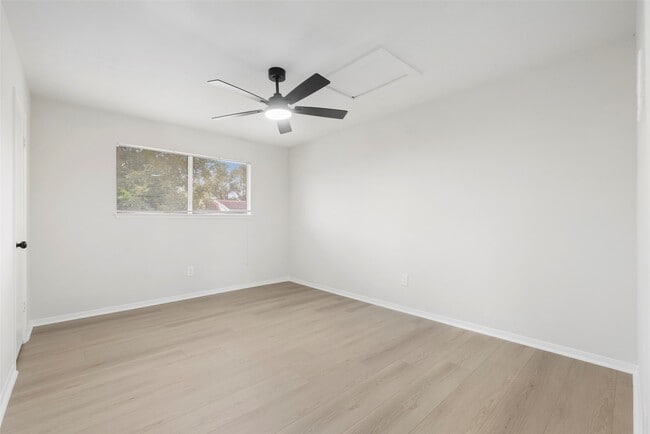 Building Photo - 16615 Glamis Ln