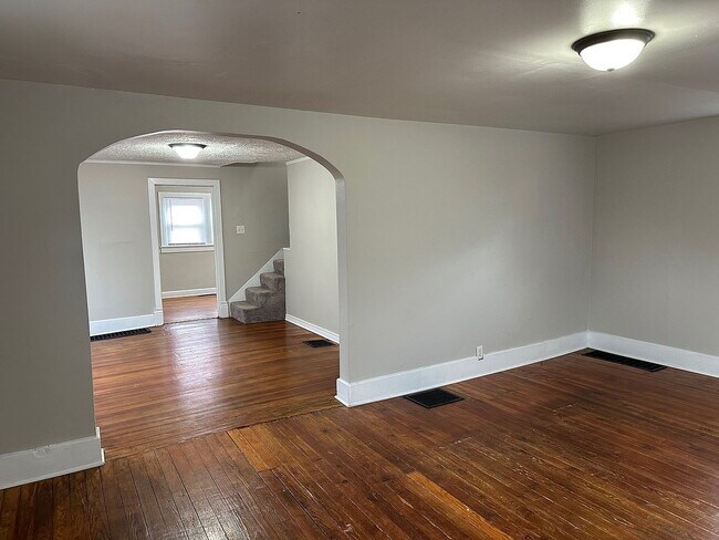 Building Photo - Single Family Home