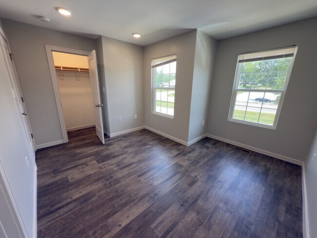 Building Photo - 209 Terrace Dr