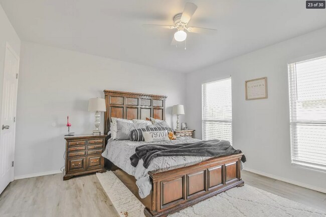 Building Photo - 3/2/2 in Lincoln 16!