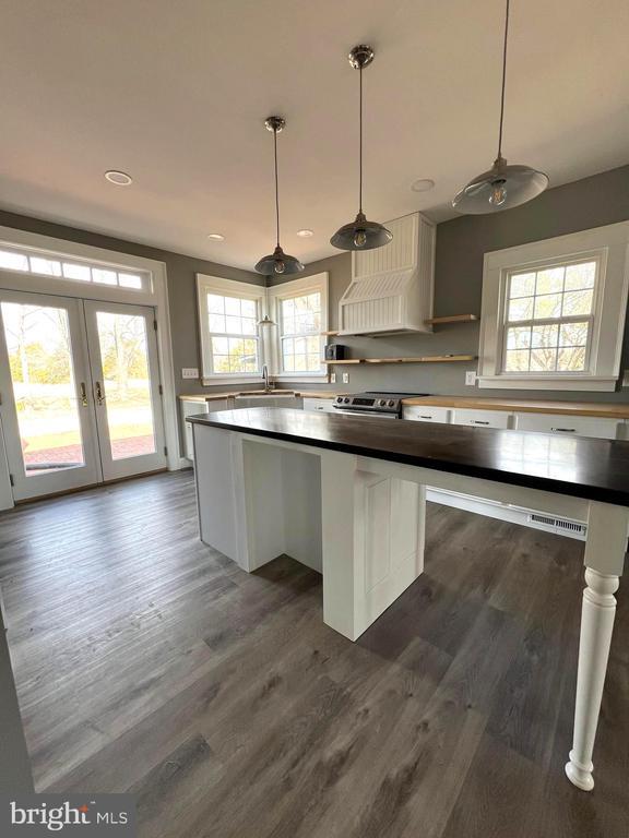 Building Photo - 7617 Old Plank Rd