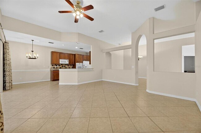 Building Photo - 9115 Pinebreeze Dr