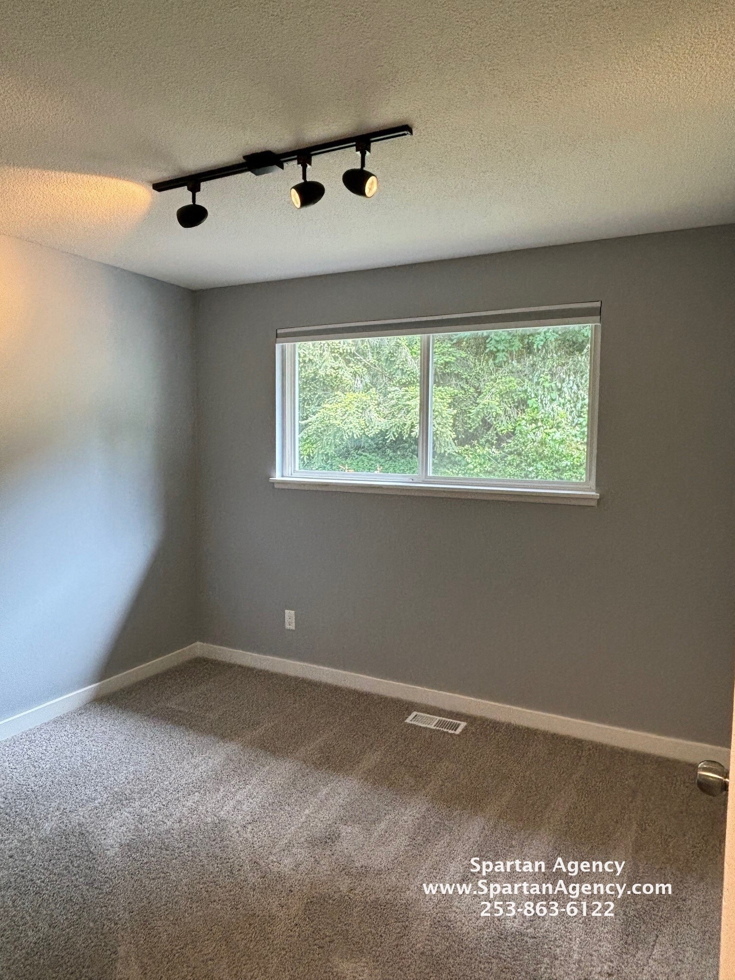 Building Photo - 2405 S Meridian