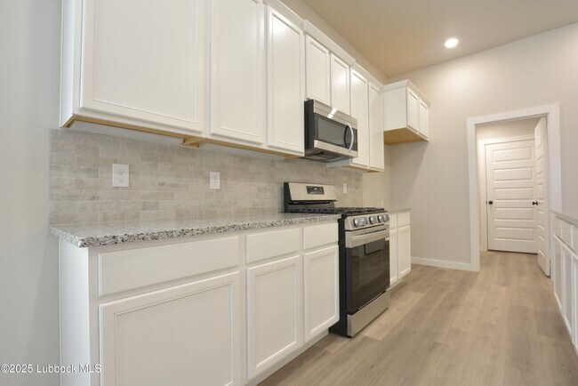 Building Photo - 10502 Abbeville Ave
